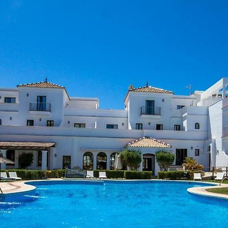 Hotel Dona Lola Zahara Захара-де-лос-Атунес Экстерьер фото