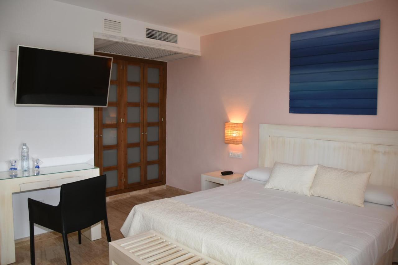 Hotel Dona Lola Zahara Захара-де-лос-Атунес Экстерьер фото