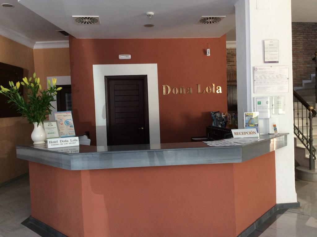 Hotel Dona Lola Zahara Захара-де-лос-Атунес Экстерьер фото