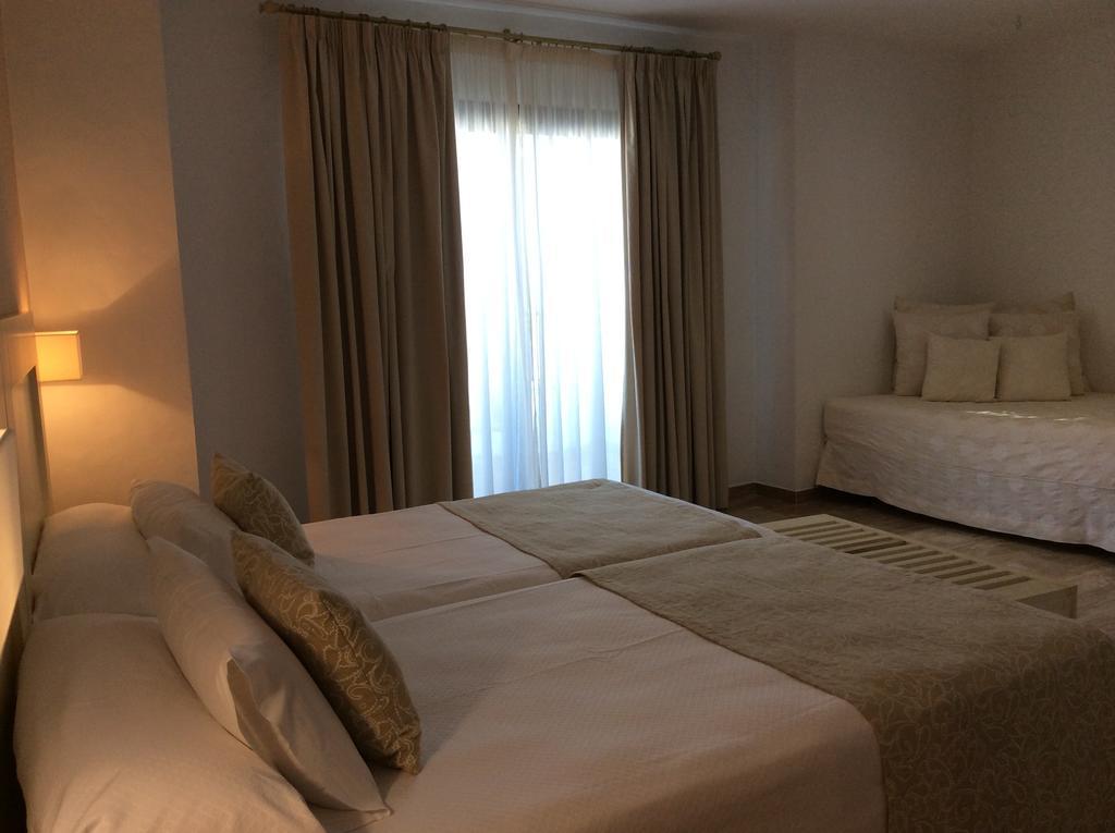 Hotel Dona Lola Zahara Захара-де-лос-Атунес Экстерьер фото
