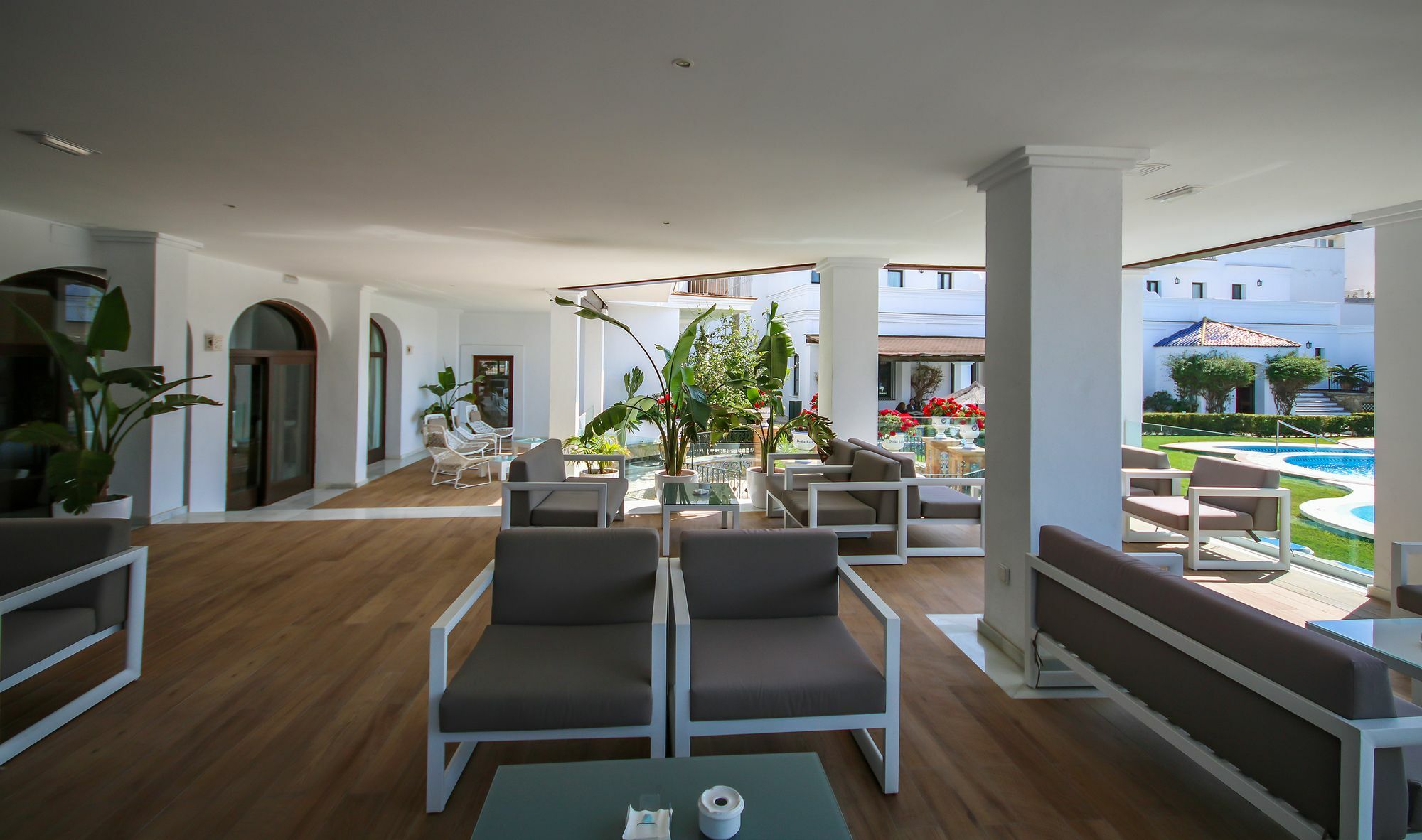 Hotel Dona Lola Zahara Захара-де-лос-Атунес Экстерьер фото